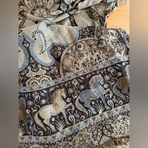 Large Elegant PashminaTapestry with Horse Design shall/wrap